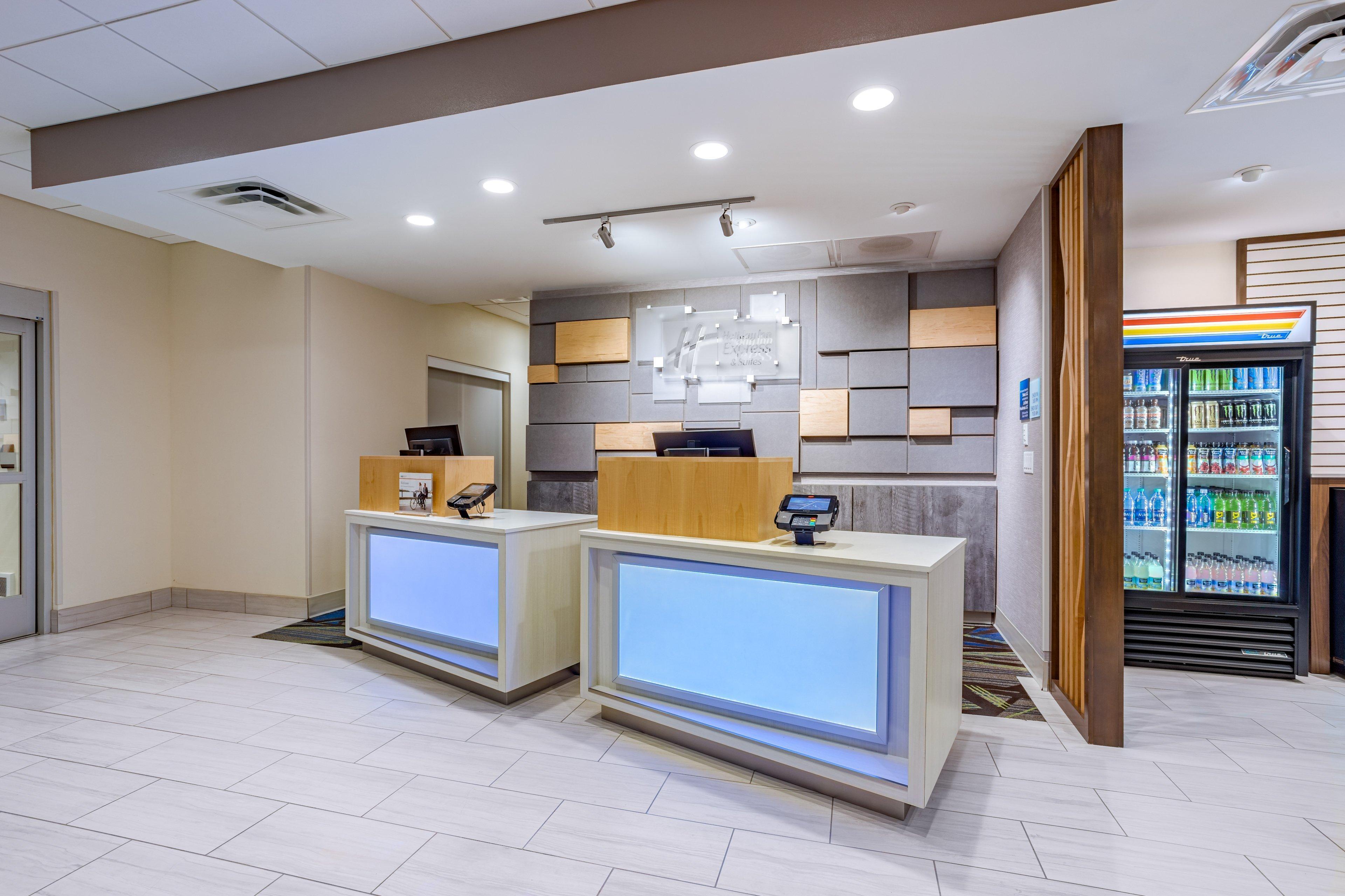 Holiday Inn Express & Suites - Elkhart North By Ihg Exterior foto