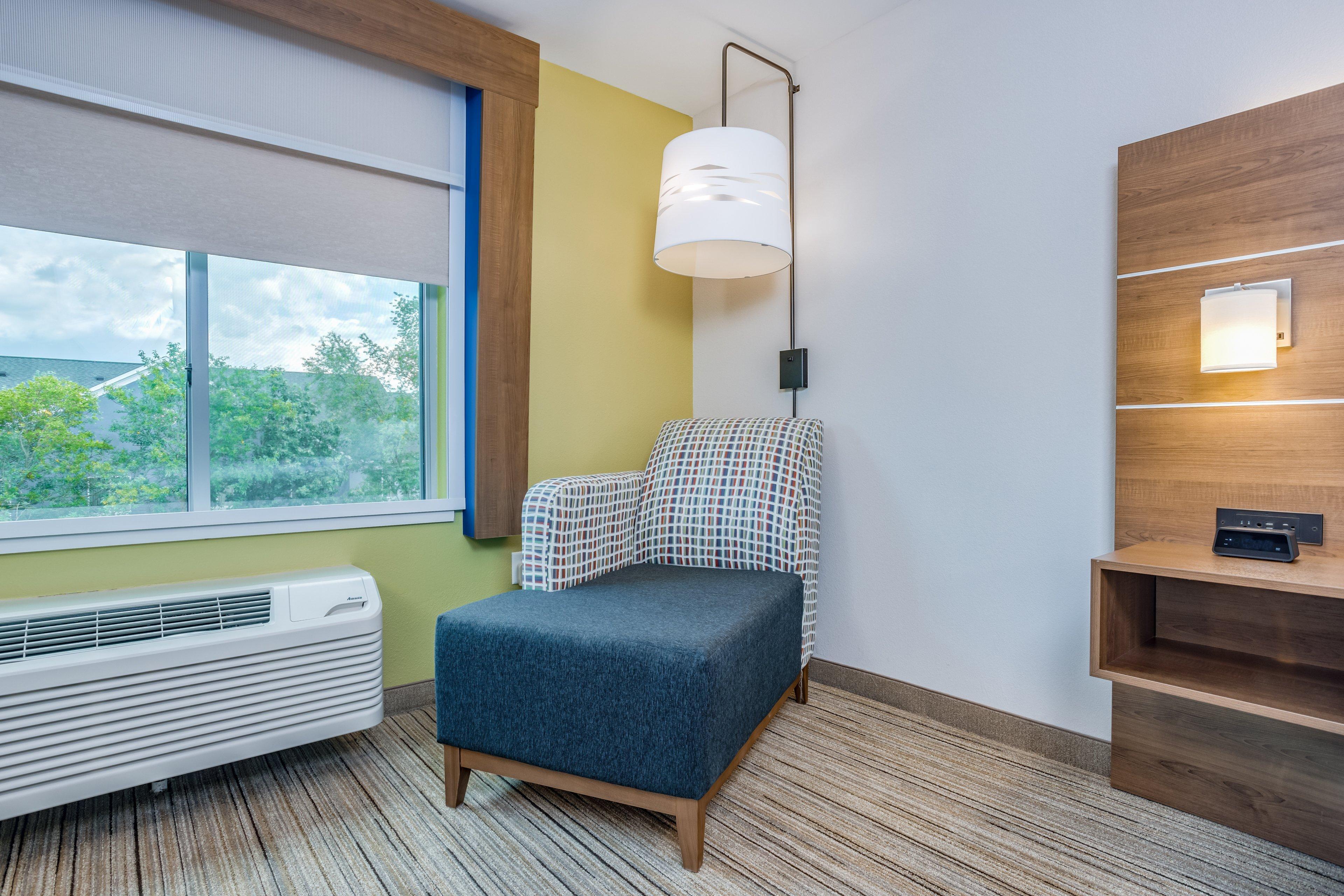 Holiday Inn Express & Suites - Elkhart North By Ihg Exterior foto
